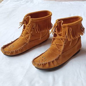 Handmade Gold Suede Fringe Moccasins size 8